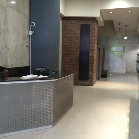 48m² studio Appartement, met 1 privé badkamer in Kaapstad Centrum Buitenkant foto