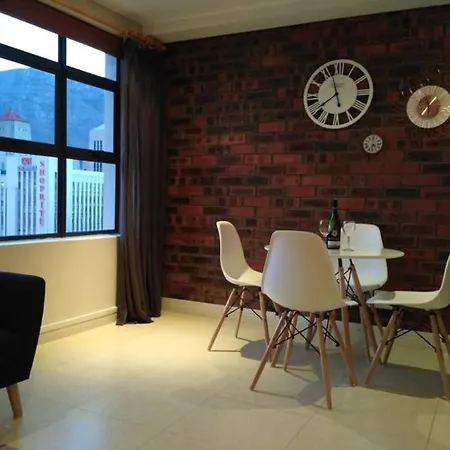 48m² studio Appartement, met 1 privé badkamer in Kaapstad Centrum Buitenkant foto