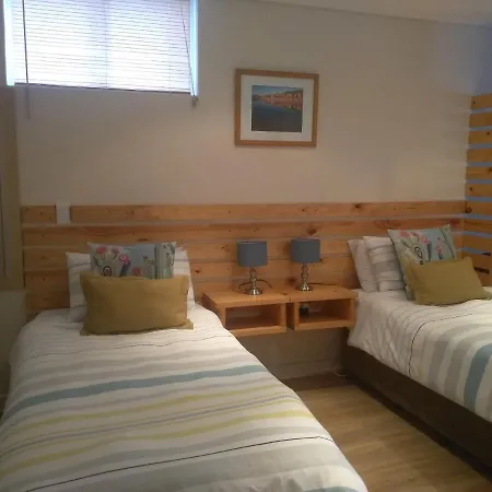 48m² studio Appartement, met 1 privé badkamer in Kaapstad Centrum Buitenkant foto