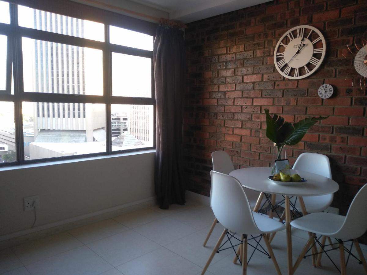 48m² Appartement, Met 1 Privé Badkamer In Centrum Appartement *